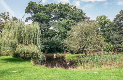 New Forest District House | The Cottage At Dockens Water