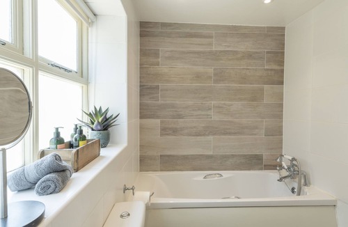 Bourton-on-the-Water Hotel | The Dial House