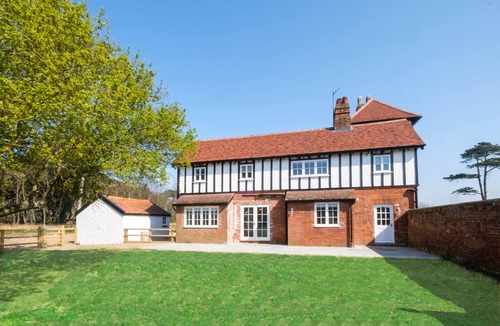 Leiston Cottage | The Dower Cottage - sleeps 4 guests in 2 bedrooms