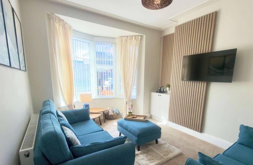 Fleetwood House | The Great Wave Retreat - Calm Costal Stay