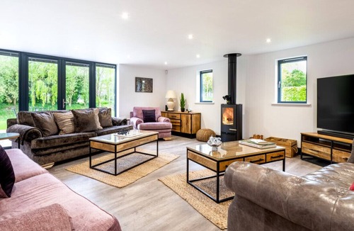 Haverhill House | The Hatchery - Four Bedroom House, Sleeps 8