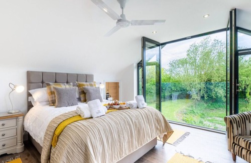 Haverhill House | The Hatchery - Four Bedroom House, Sleeps 8