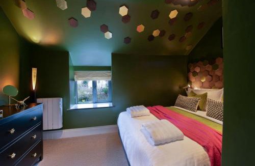 Ludwel House | The Hive, Cosy Cottage, Central Ludlow, Free Parking, Boutique Hotel Style
