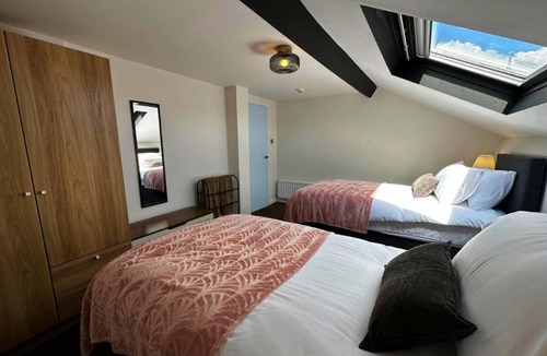 Lancaster Apartment | The Joseph Cosy at Lancaster