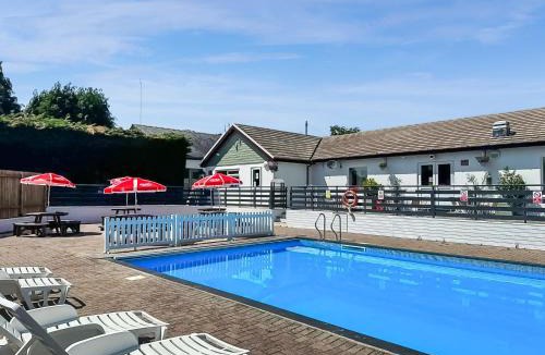 Glynarthen House | The Maples