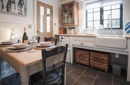 Wiseman's Bridge House | The Old Spa - 2 Bedroom Cottage - Pleasant Valley