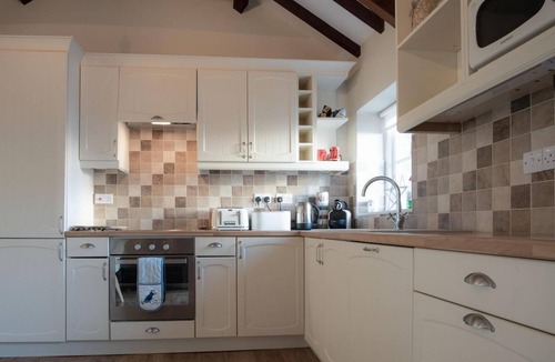Angle House | The Old Stables - 3 Bedroom Cottage - Angle