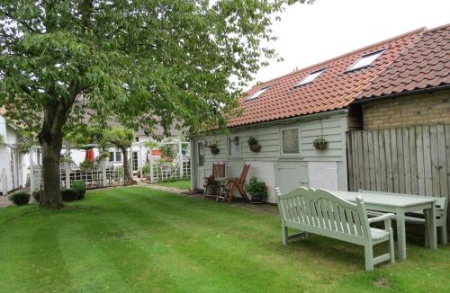 Oakington Apartment | The Old Stables, Whitehall Farmhouse, Oakington