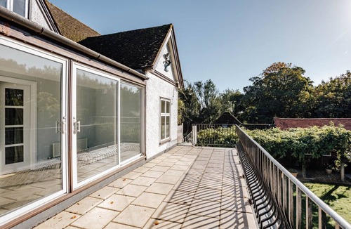 Henley-on-Thames House | The Partridge - Large country house