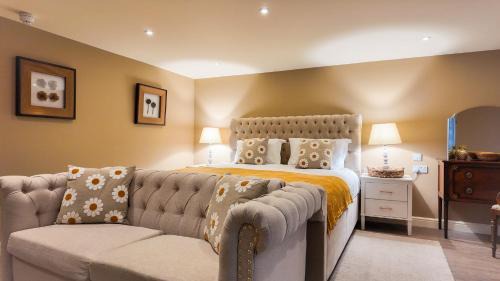 Halstead Hotel | The Pheasant Public House & Hotel