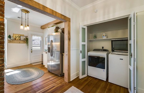 Staunton Apartment | The Potters House: Luxury Apartment/Walk Downtown