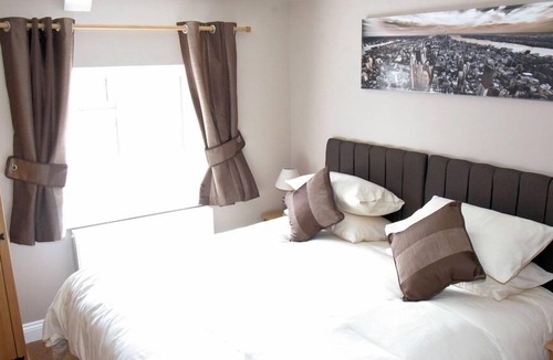 Cardigan Bed & Breakfast | The Red Lion