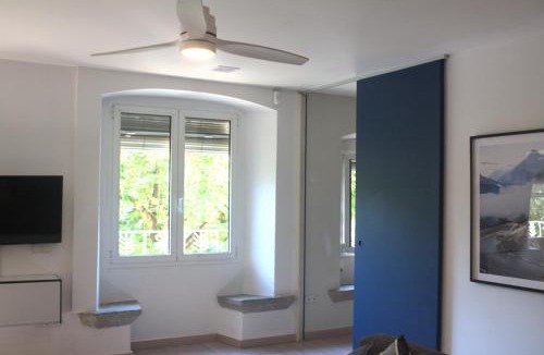 Pedret Apartment | The Riverview Suite