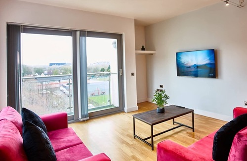 Manchester Apartment | The Rose Quartz Suite