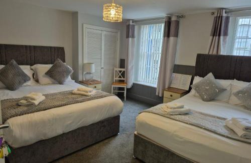 Lampeter Hotel | The Royal Oak Pub