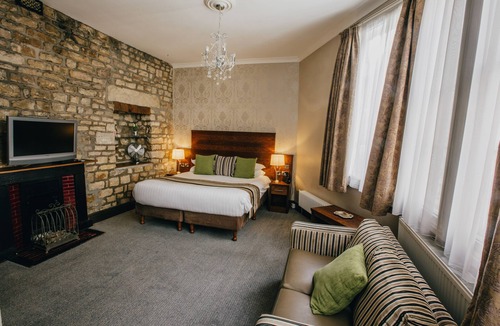 Lancaster Hotel | The Sun Hotel & Bar