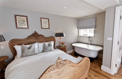 Nettlebed Bed & Breakfast | The White Hart