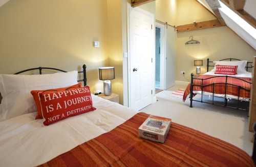 Blythburgh Cottage | THYMBLETHORPE, BLYTHVIEW, pet friendly, with pool in Southwold