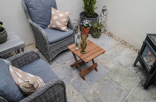 Aller Apartment | ‘TIN BATH’ A COTTAGE AS GLORIOUS AS IT’S NAMESAKE