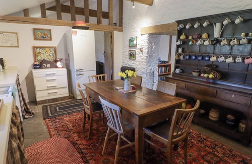 Bedwas Trethomas & Machen House | TIPYN BACH, pet friendly, character holiday cottage in Bedwas