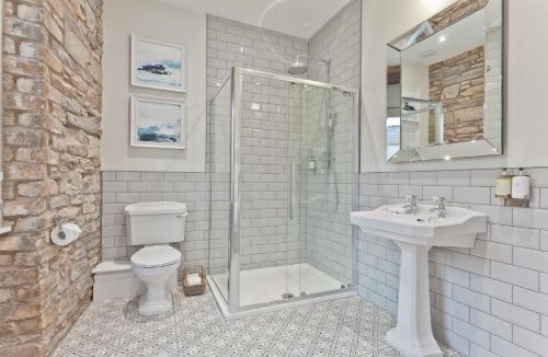 Cockermouth House | Tithe Barn - Self Check In Hotel