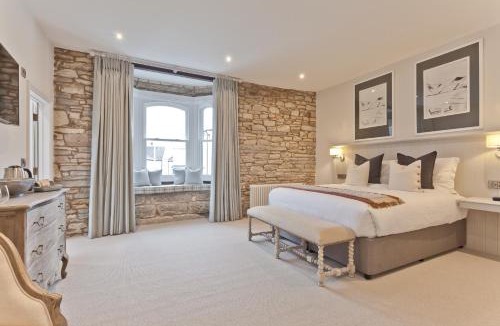 Cockermouth House | Tithe Barn - Self Check In Hotel