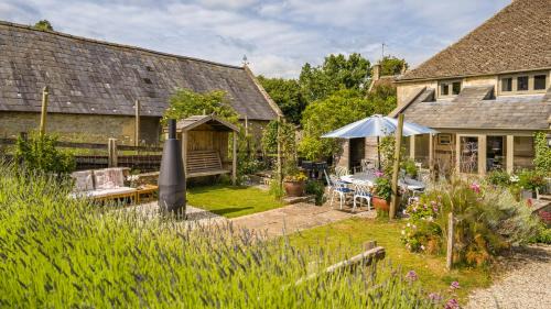 Andoversford House | Tom's Barn