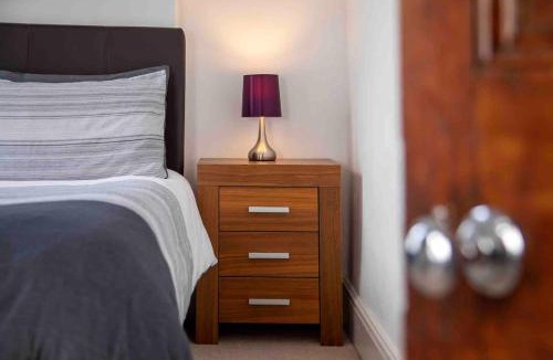 Bont Newydd House | Townhouse within Castle's Town Walls