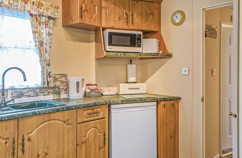 Dolgellau House | Traditional yet comfortable caravan with one double and one twin.