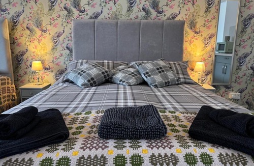 Aberporth House | Traeth Rooms