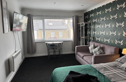 Aberporth House | Traeth Rooms