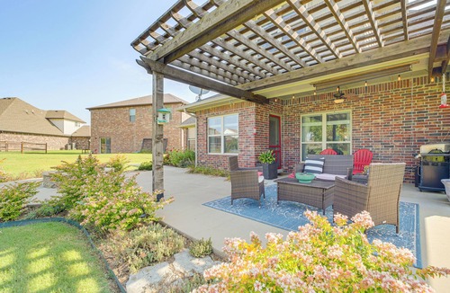 Verdigris House | Trail Access + Patio: Peaceful Tulsa Area Retreat