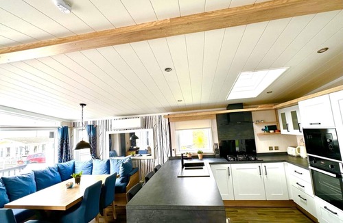 Hunstanton Cabin | Tranquil 3 Bedroom lodge Manor Park Hunstanton