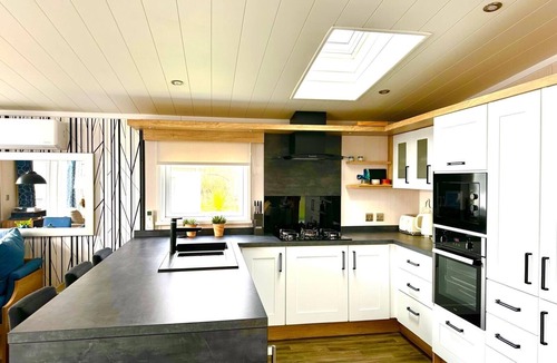 Hunstanton Cabin | Tranquil 3 Bedroom lodge Manor Park Hunstanton