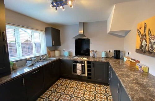 Thornton-Cleveleys House | Tranquil 3 bedroom town house with Sky Glass