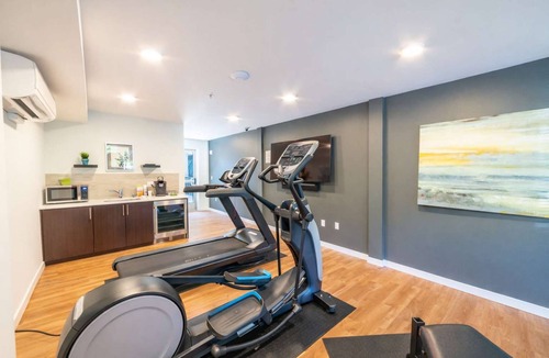 Capitol Hill Condo | Tranquil Studio with City Views Seattle