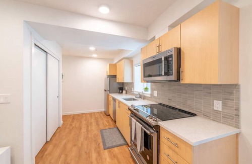 Capitol Hill Condo | Tranquil Studio with City Views Seattle