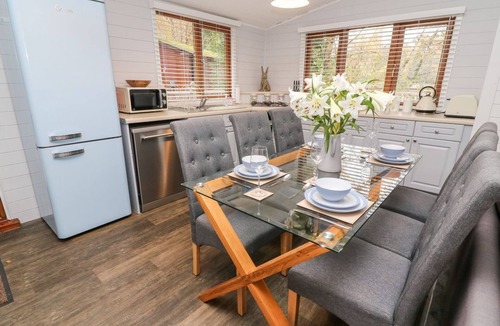 Troutbeck Bridge Cottage | TREE VIEW LODGE, pet friendly, with a garden in Windermere