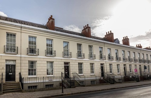 Cheltenham Apartment | Two Bedroom Apartment in the Centre of Cheltenham