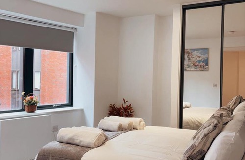 Exeter Apartment | Two Bedroom Warm and Cozy Retreat in Exeter