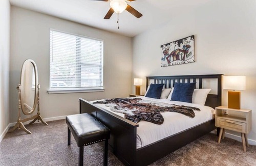 West Congress Apartment | TWO Classy SoCo CozySuites w/ 2 Pools!