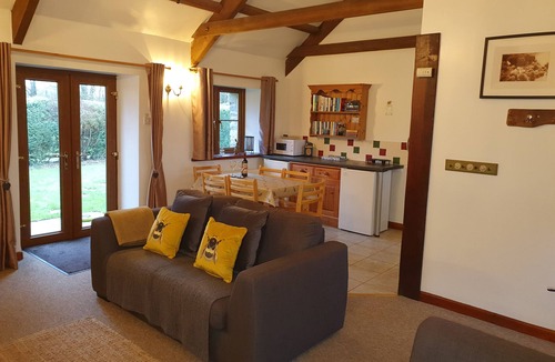 Llangybi Cottage | Ty Barcud