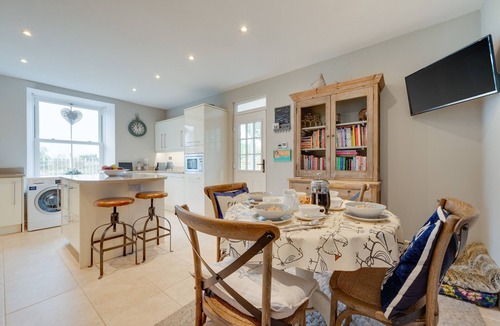 Dolgellau House | Tŷ Brithdir - Four Bedroom House, Sleeps 8