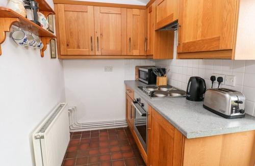 Haverfordwest Cottage | TY CANOL, pet friendly, character holiday cottage in Mathry