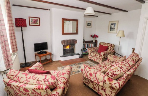 Haverfordwest Cottage | TY CANOL, pet friendly, character holiday cottage in Mathry