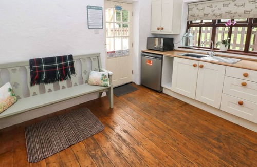 Crosswell House | Ty Llwyd: Charming Retreat in Nevern