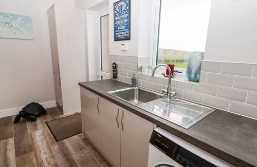 Llanmorlais Cottage | TY MARLYN, pet friendly, luxury holiday cottage in Crofty