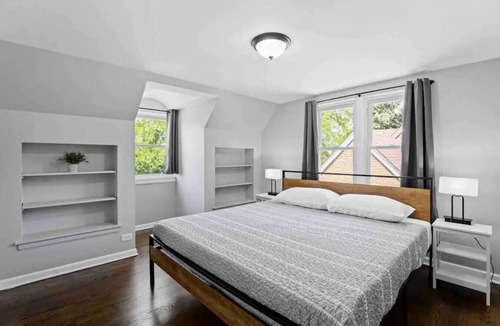 Broadview House | Ultimate Stay w/ Gym & Game Room Broadview