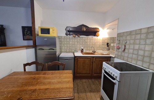 Saint-Gaultier Cottage | Unique apartment in Saint-Gaultier with WiFi