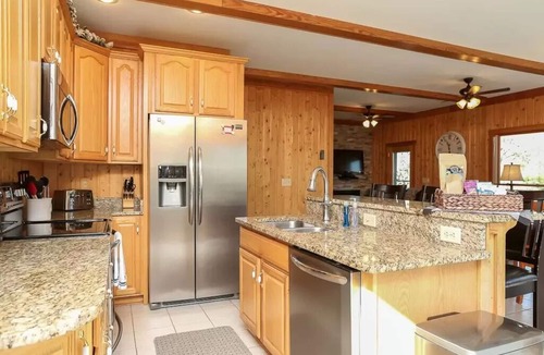 Massanutten Cabin | Unique Massanutten Lodge, Hot Tub, Game Room w/foosball and Gorgeous Views!
